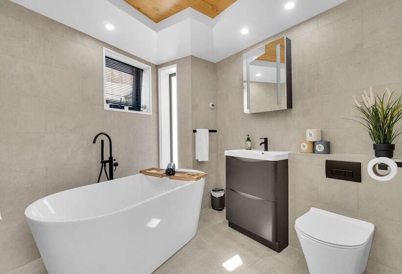 펜션 Green Mews Houses With Free Parking By My Getaways