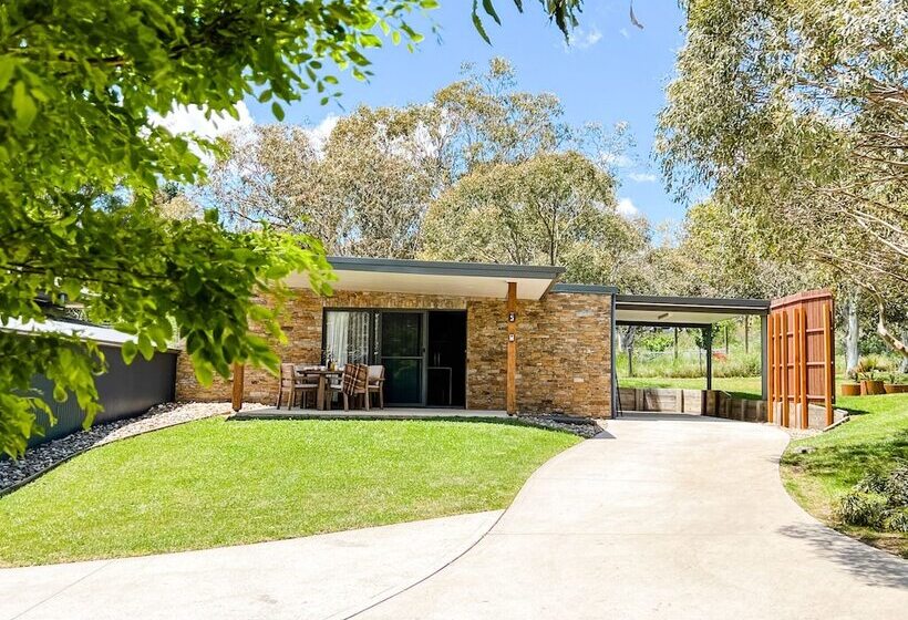 פנסיון Hamilton House   Snowy Mountains