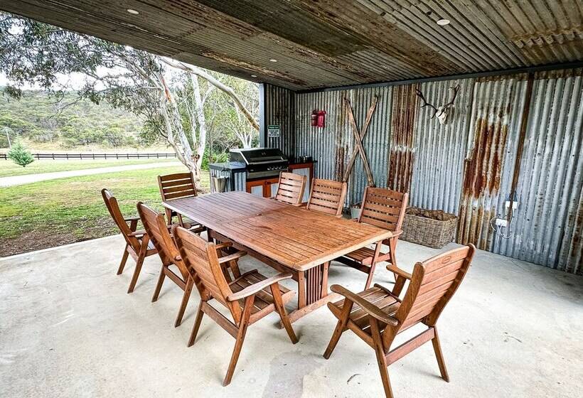 פנסיון Hamilton House   Snowy Mountains