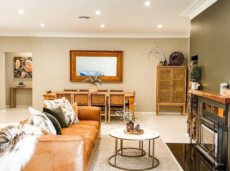 פנסיון Hamilton House   Snowy Mountains