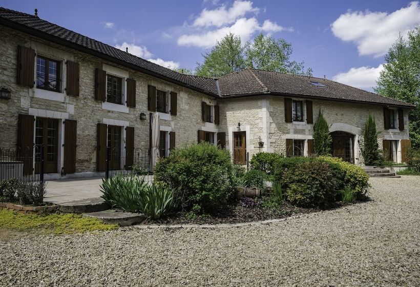 פנסיון Moulin Du Fontcourt