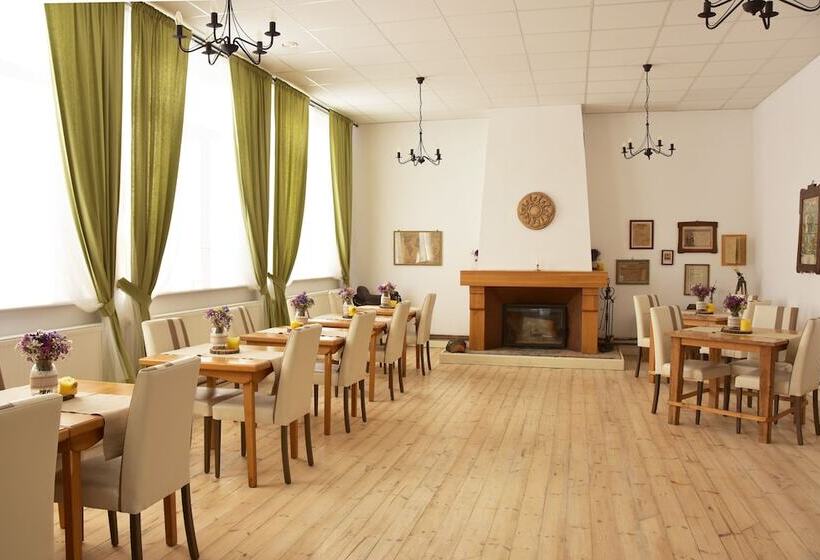 פנסיון Ongal Guest Houses