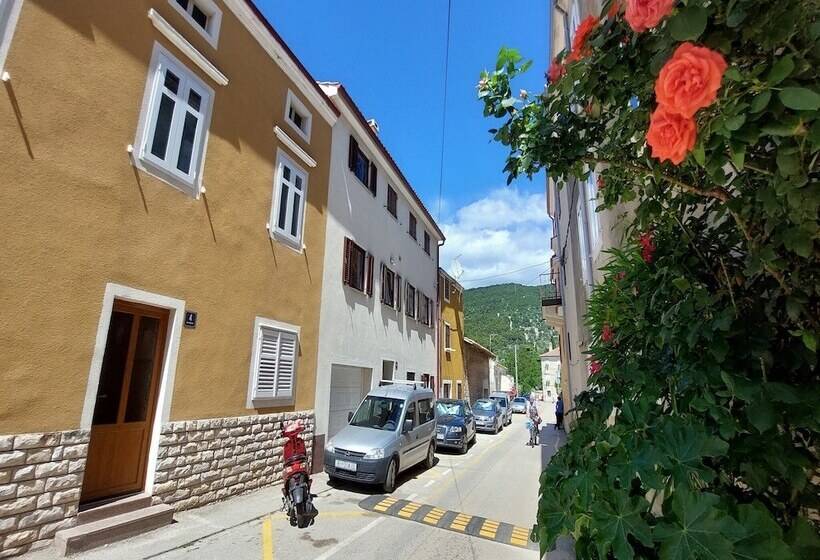 بنسيون Rooms Argo