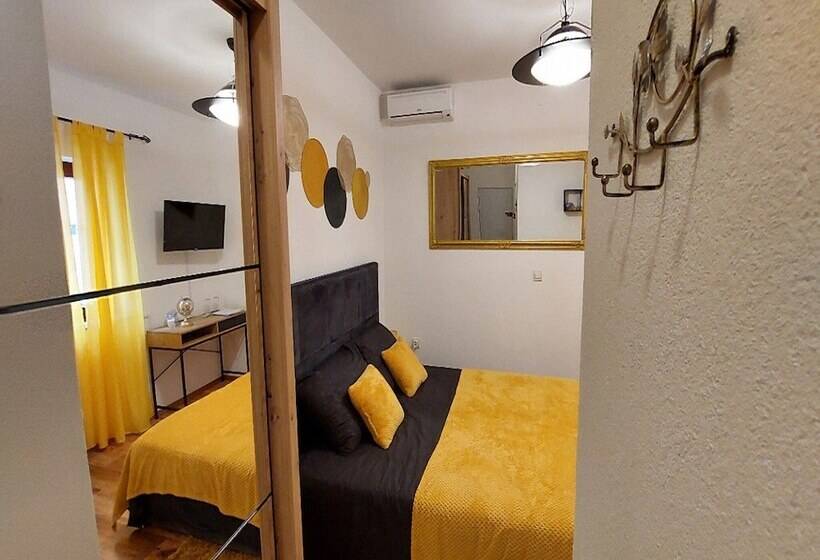 פנסיון Rooms Argo