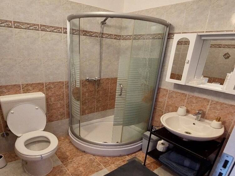 بنسيون Rooms Argo