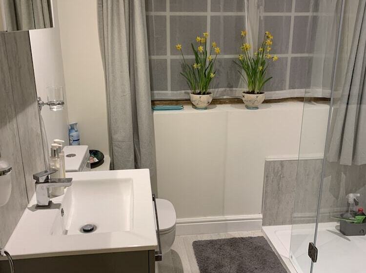 膳宿费 The Coach House