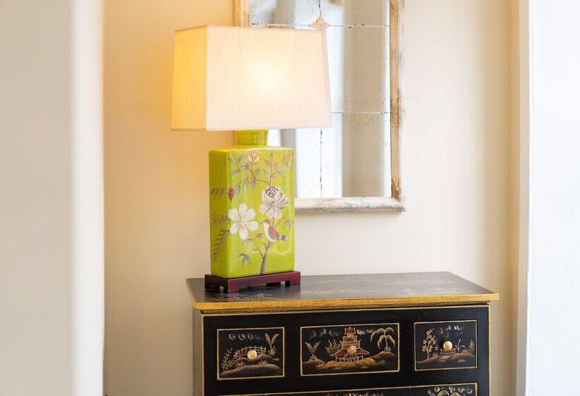 Пансион The Ironmongers Boutique