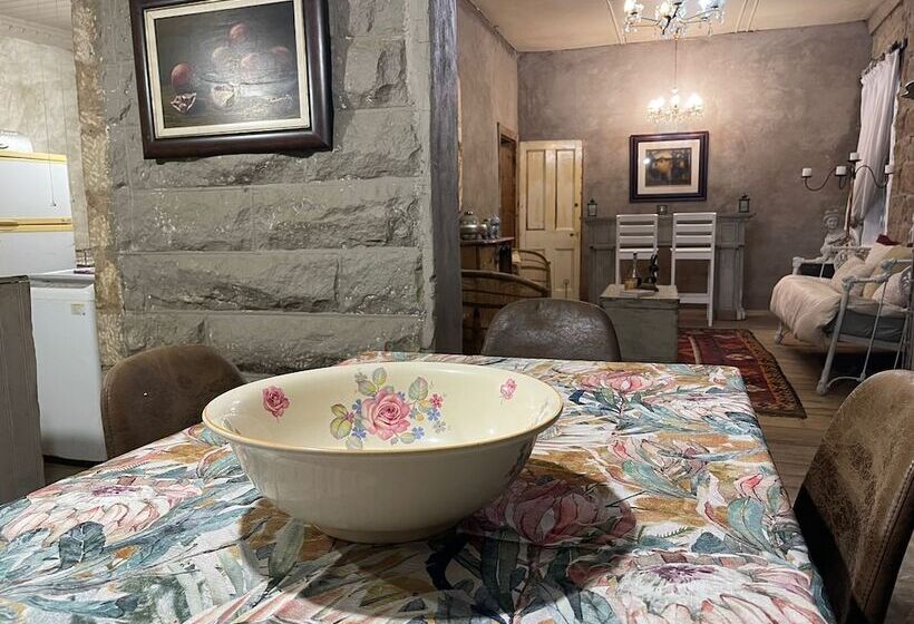 ペンション The Love Story Guest House