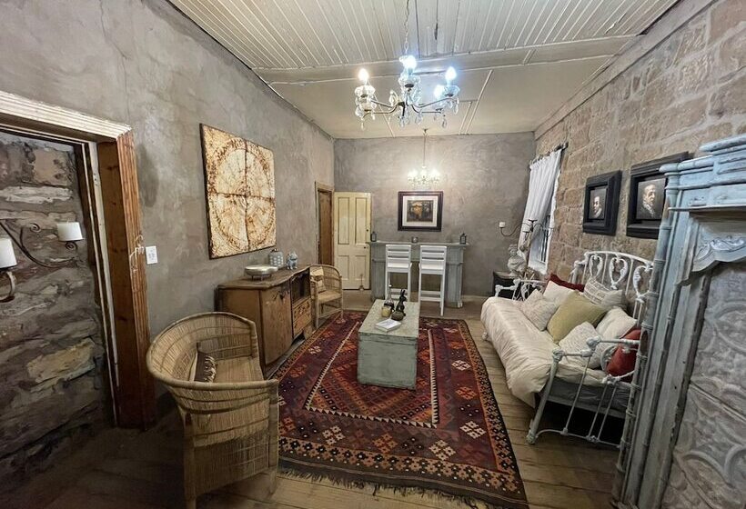 ペンション The Love Story Guest House