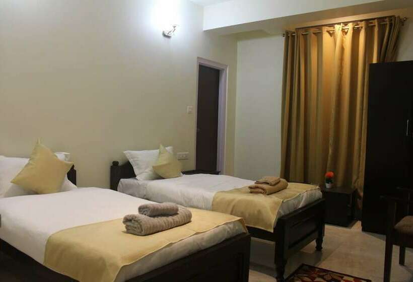 ペンション Vanagleda Guest House