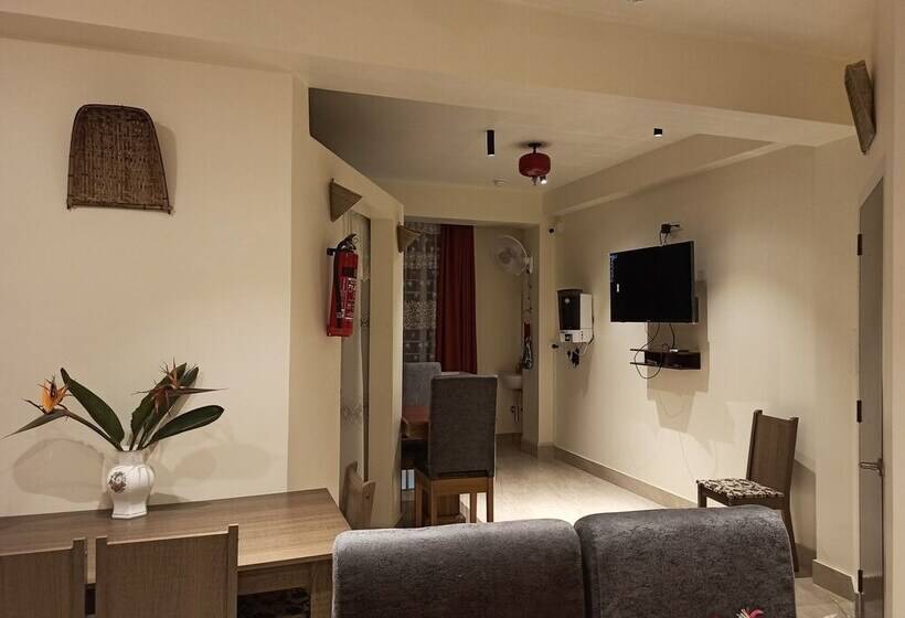 ペンション Vanagleda Guest House