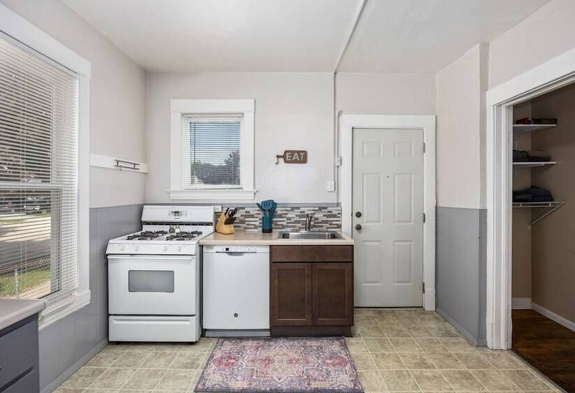 펜션 West Side Historic Home