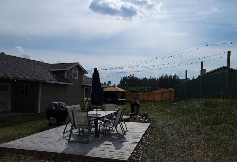 פנסיון Whitefish Stage Hideaway