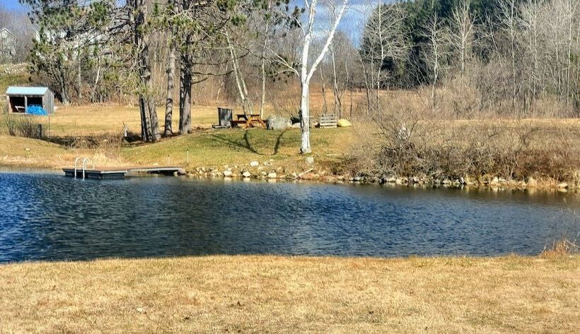 Pond View Cabin Rustic Two Bedroom Loft, A Short Drive To Chittenden Reservoir, Killington & Rutland