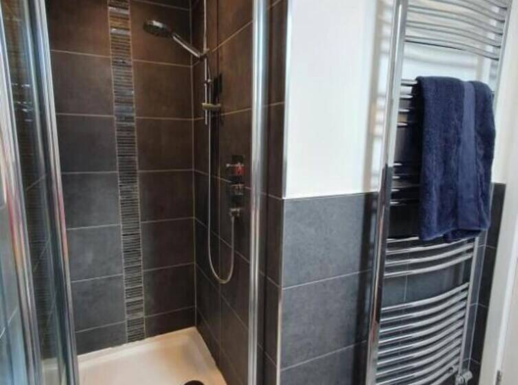 דירת נופש 4 Bed House In Elgin, Optional Fee For Hot Tub