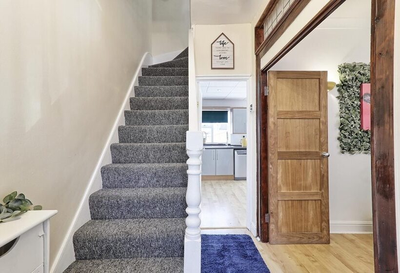 اقامتگاه Big 3bed 2bath House Tropical Oasis Pet Friendly!