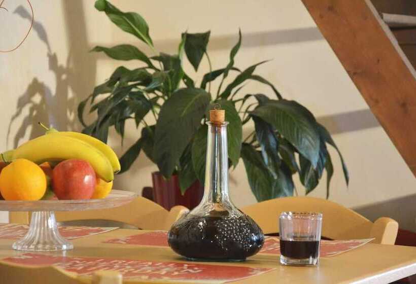 레지던스 Charming 3 Bed House In Alfa