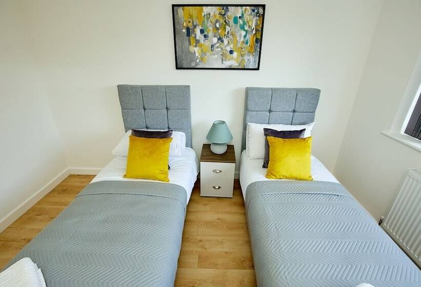 דירת נופש Charming 5 Bedroom House In The Heart Of Bexley