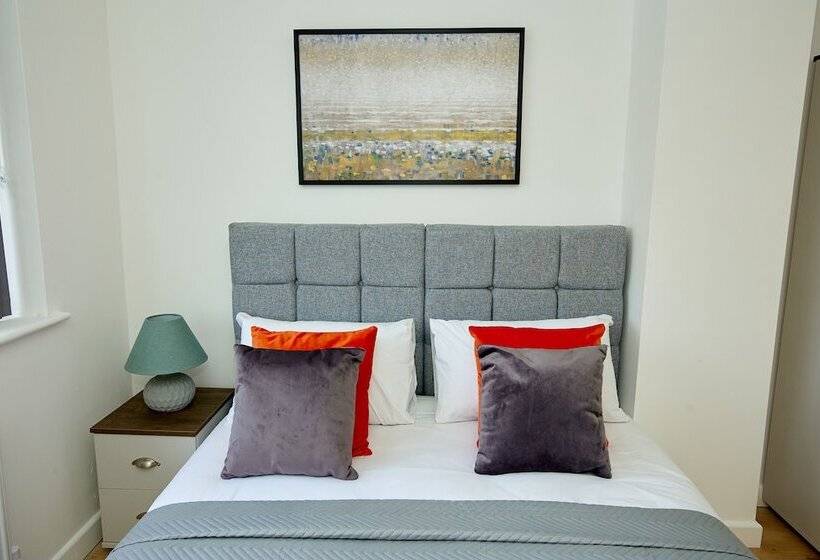 דירת נופש Charming 5 Bedroom House In The Heart Of Bexley