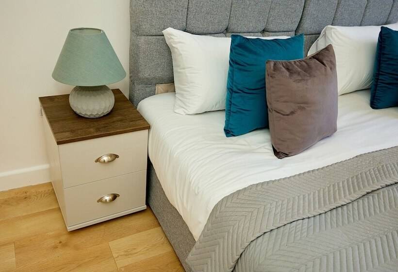 דירת נופש Charming 5 Bedroom House In The Heart Of Bexley