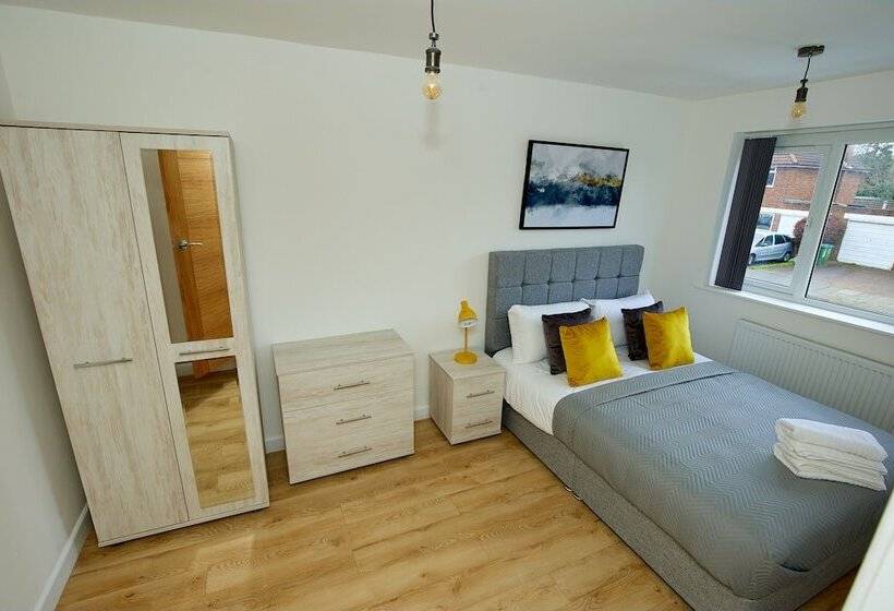 דירת נופש Charming 5 Bedroom House In The Heart Of Bexley