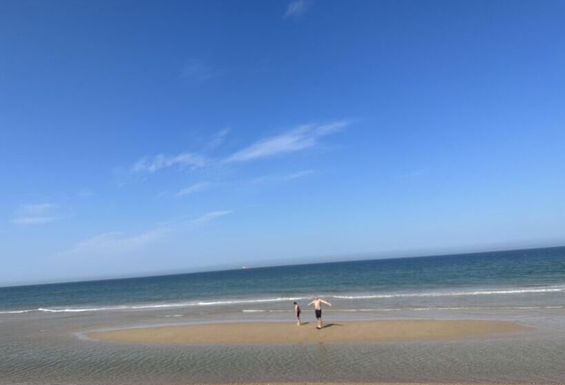 레지던스 Impeccable 3 Bed House In Great Yarmouth