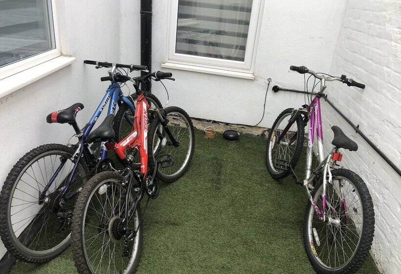 레지던스 Impeccable 3 Bed House In Great Yarmouth