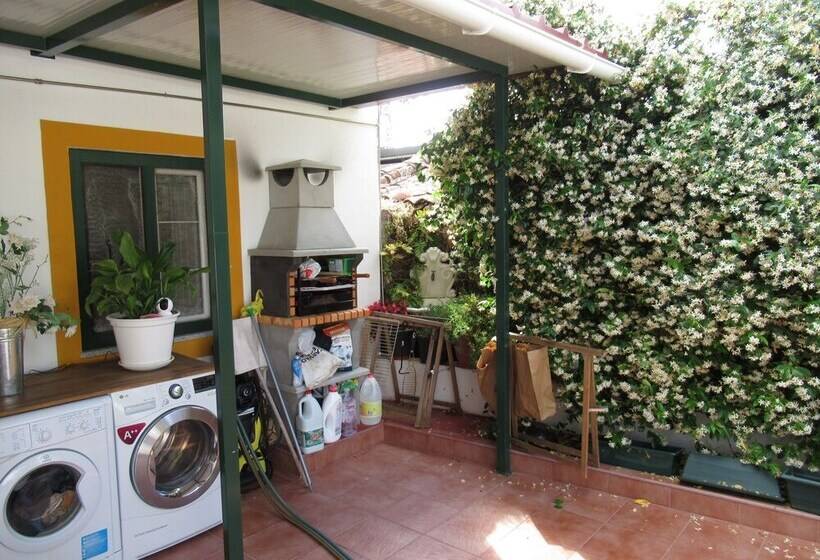 레지던스 Lovely 2 Bed House In Valhascos