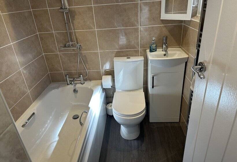 דירת נופש Remarkable 3 Bed House In East Cowes