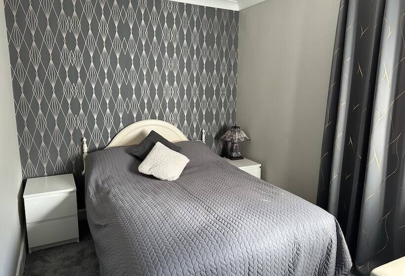 إقامة Remarkable 3 Bed House In East Cowes