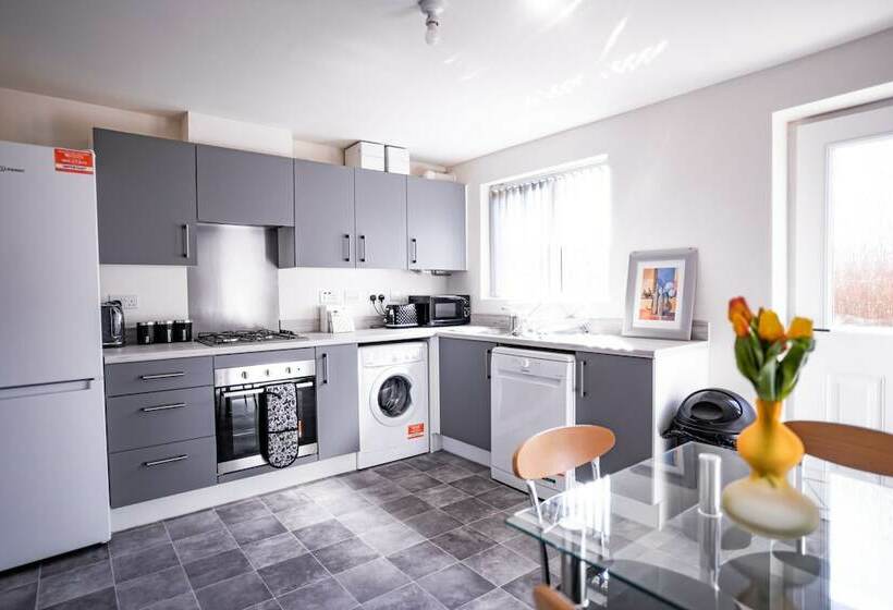 住所  Stunning 2 Bed House In Manchester With Canal View