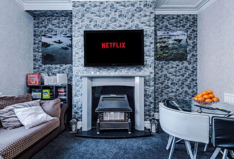 إقامة Stunning Three Bed House In Bradford