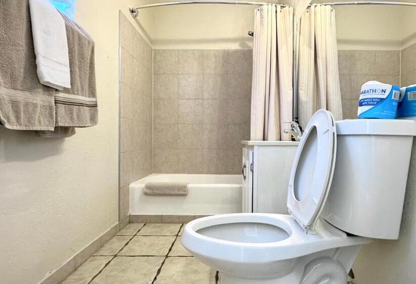 Курорт Paradise Hot Springs