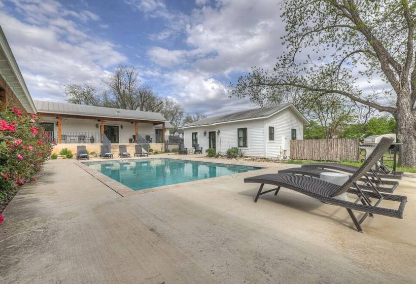 Schubert Inn Cottage   Pool   Walk To Main St