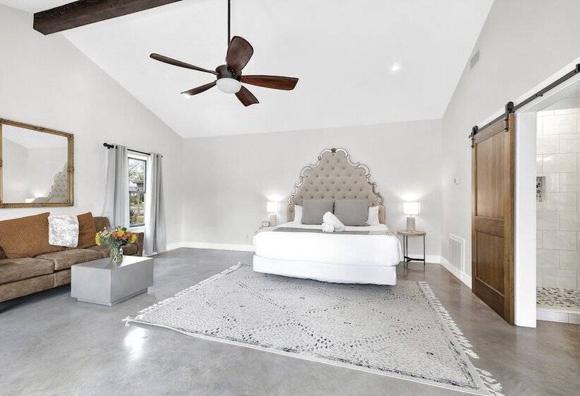 Schubert Inn Cottage   Pool   Walk To Main St