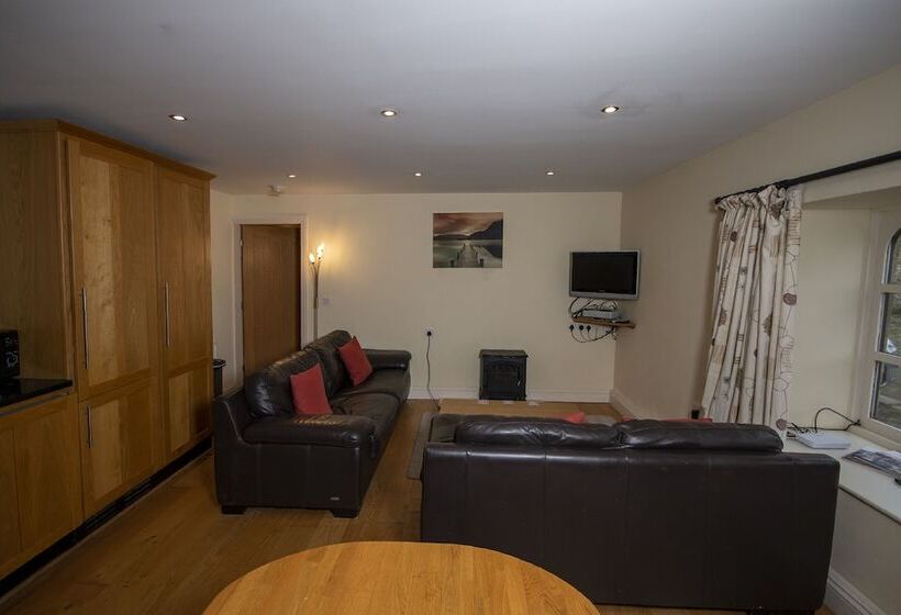 Shieling Cottage At Lovelady Shield