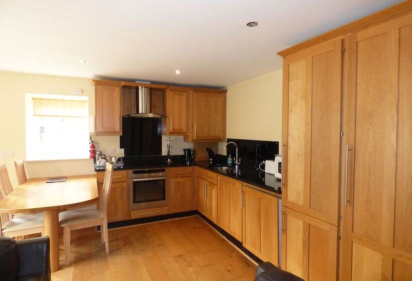 Shieling Cottage At Lovelady Shield