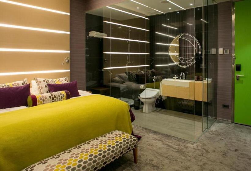 The Hip Hotel Santiago