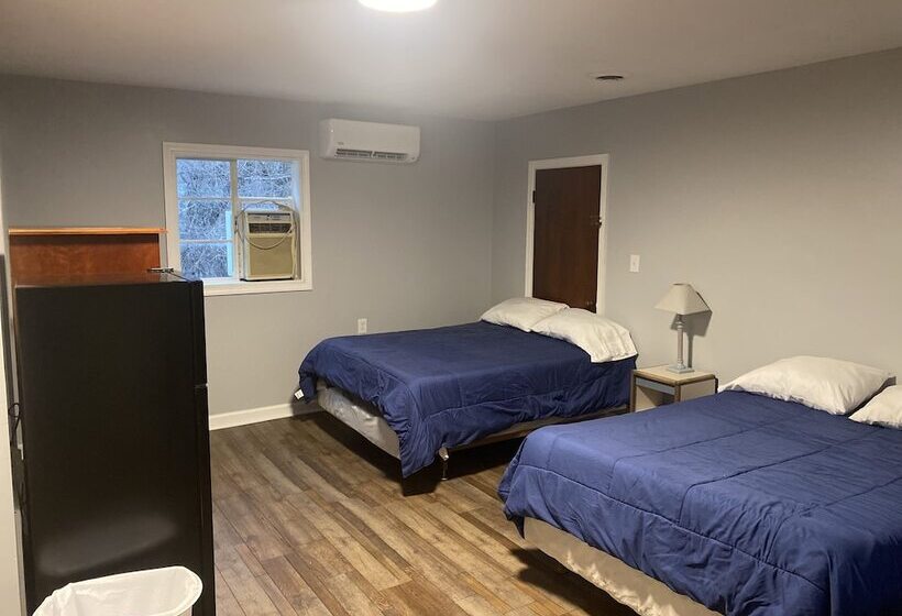 The Maple Motel Erie