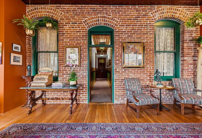 The Peerless Hotel By Wanderlodges