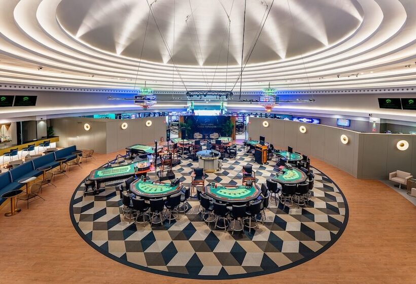 Unique Club at Lopesan Costa Meloneras Resort