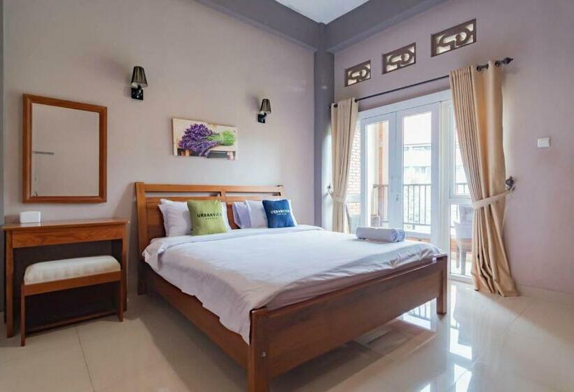 Urbanview Hotel Syariah Insani Cisarua Puncak