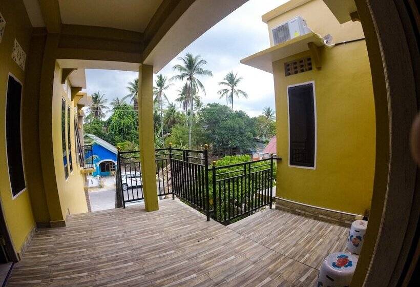 בית מלון כפרי Artha Homestay Tomia