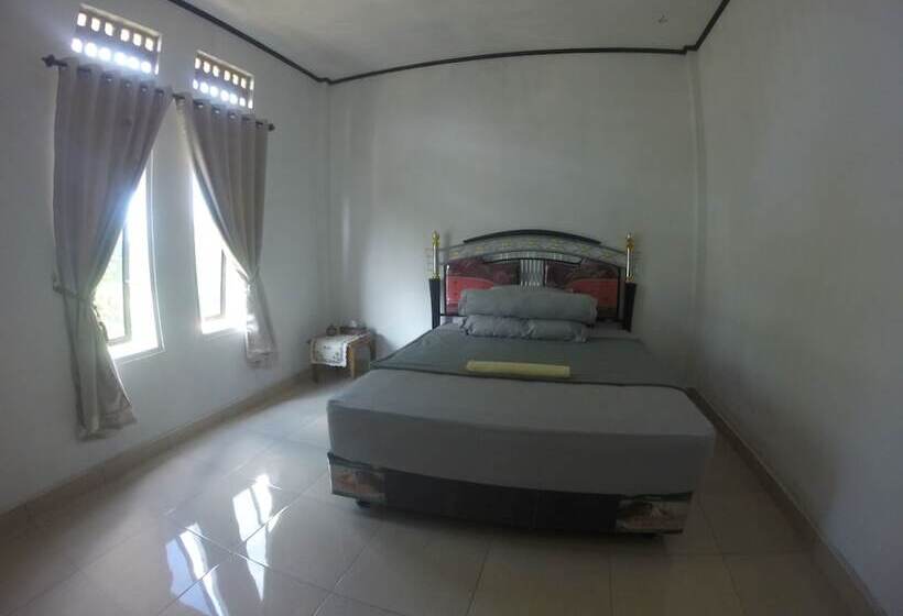 هتل Artha Homestay Tomia