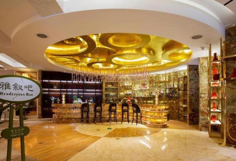 Отель Bairun Zhenjiang International