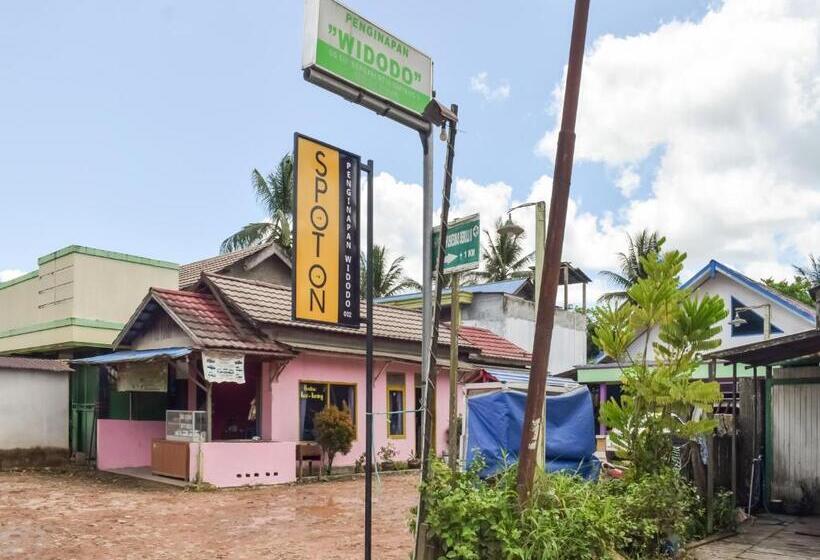 Отель Penginapan Widodo By Oyo