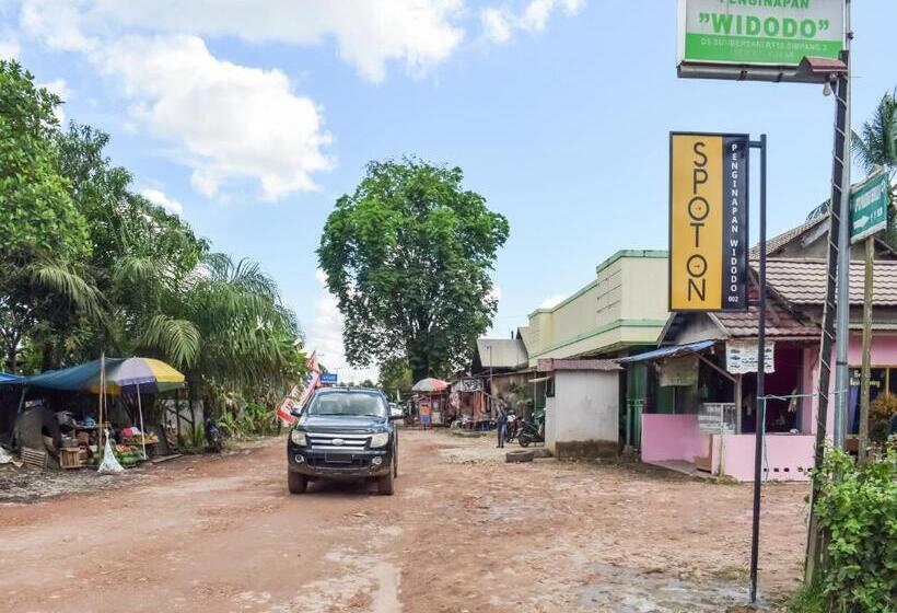 Отель Penginapan Widodo By Oyo