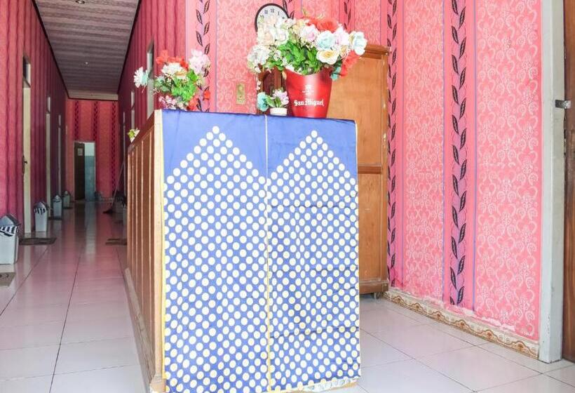 Отель Penginapan Widodo By Oyo