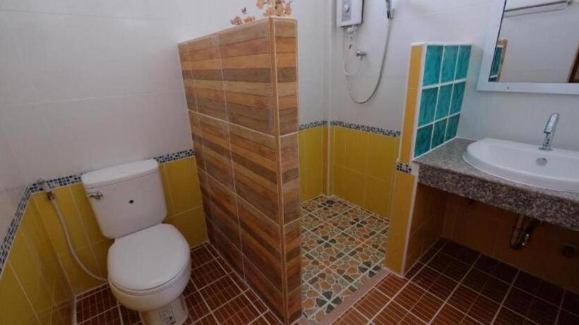 בית מלון כפרי Prakaithong