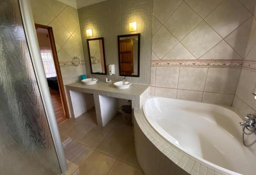 فندق Riverbend Berg Lodge Rooms